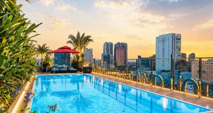 Happy Life Grand Hotel & Sky Bar