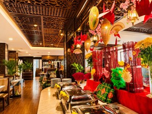 Breakfast, lunch and dinner served  - Happy Life Grand Hotel & Sky Bar (Ho Chi Minh City)
