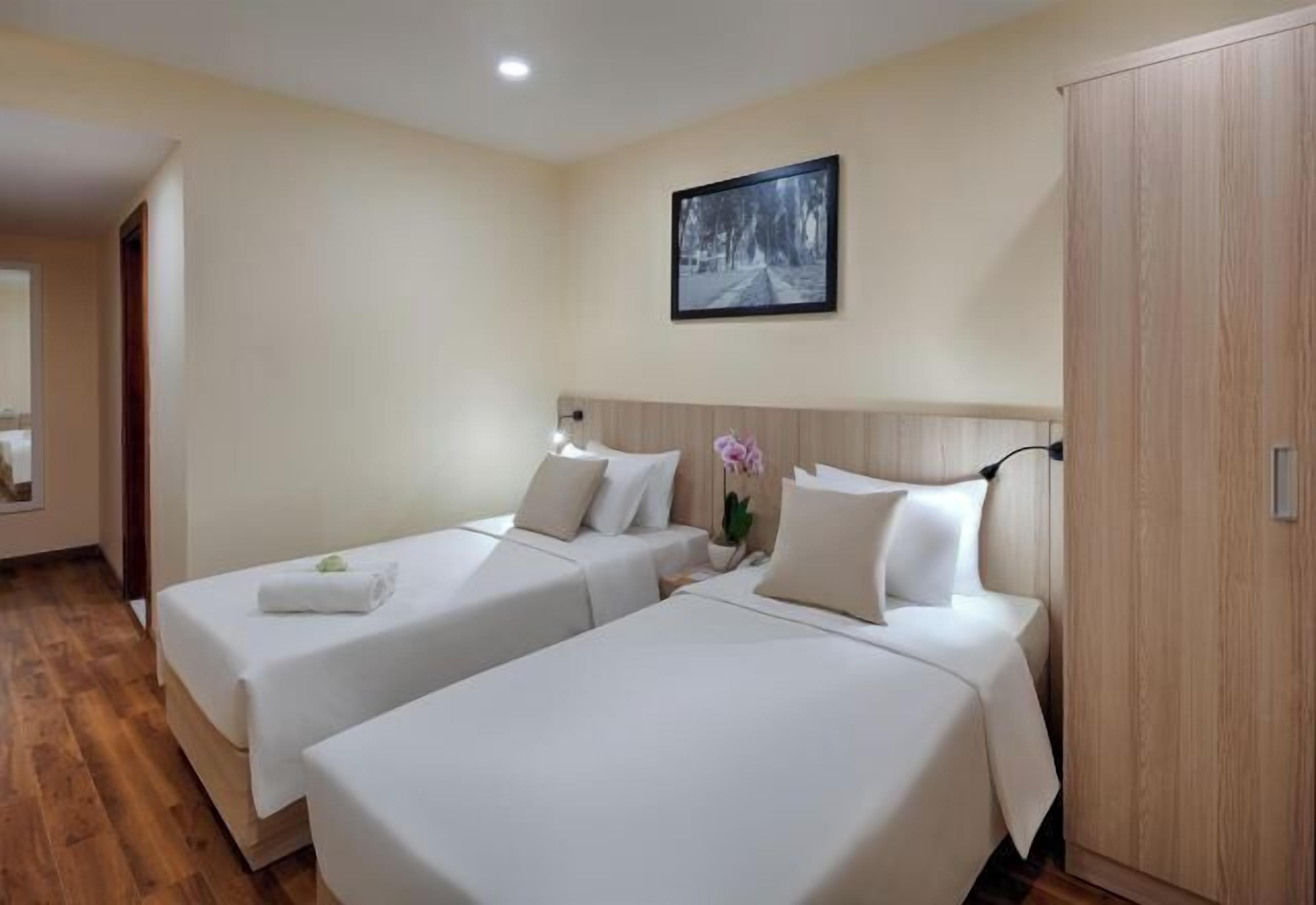 Minibar, in-room safe, desk, laptop workspace