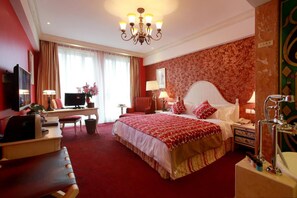 Minibar, desk, blackout curtains, rollaway beds