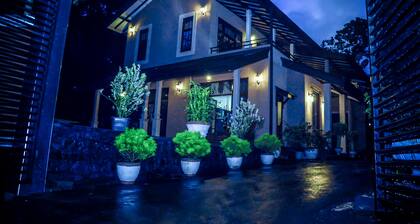 LAKMINI LUXURY LODGE