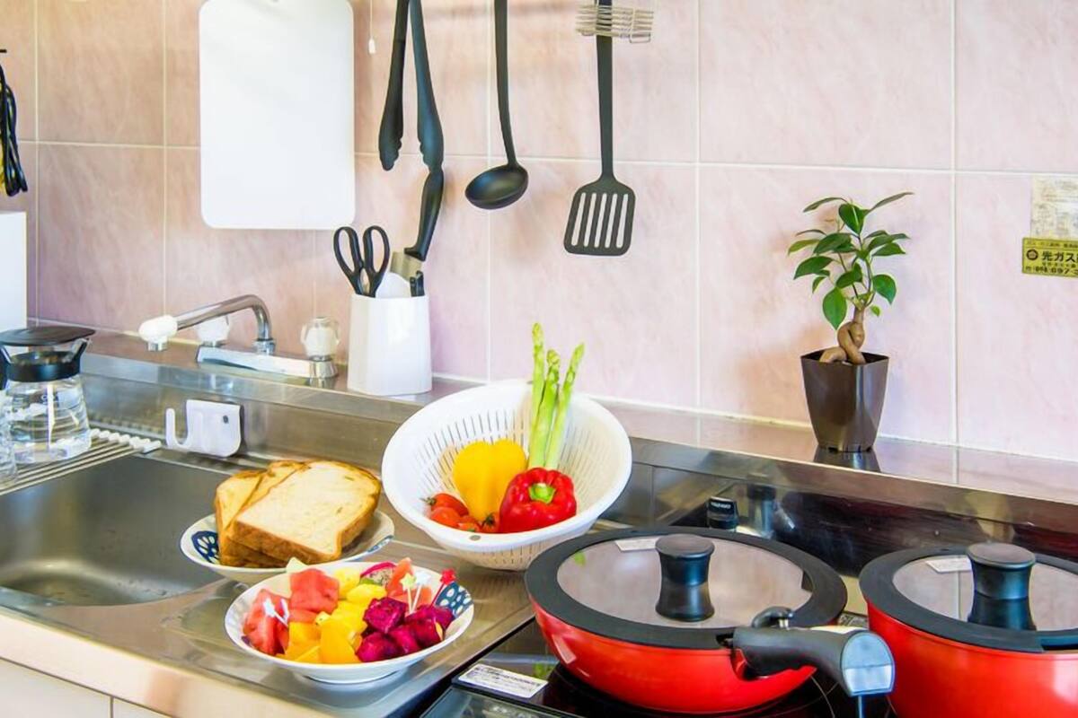 Private kitchen | Fridge, microwave, electric kettle