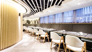 Restaurant - Hotel COZi · Oasis (Kwai Chung)