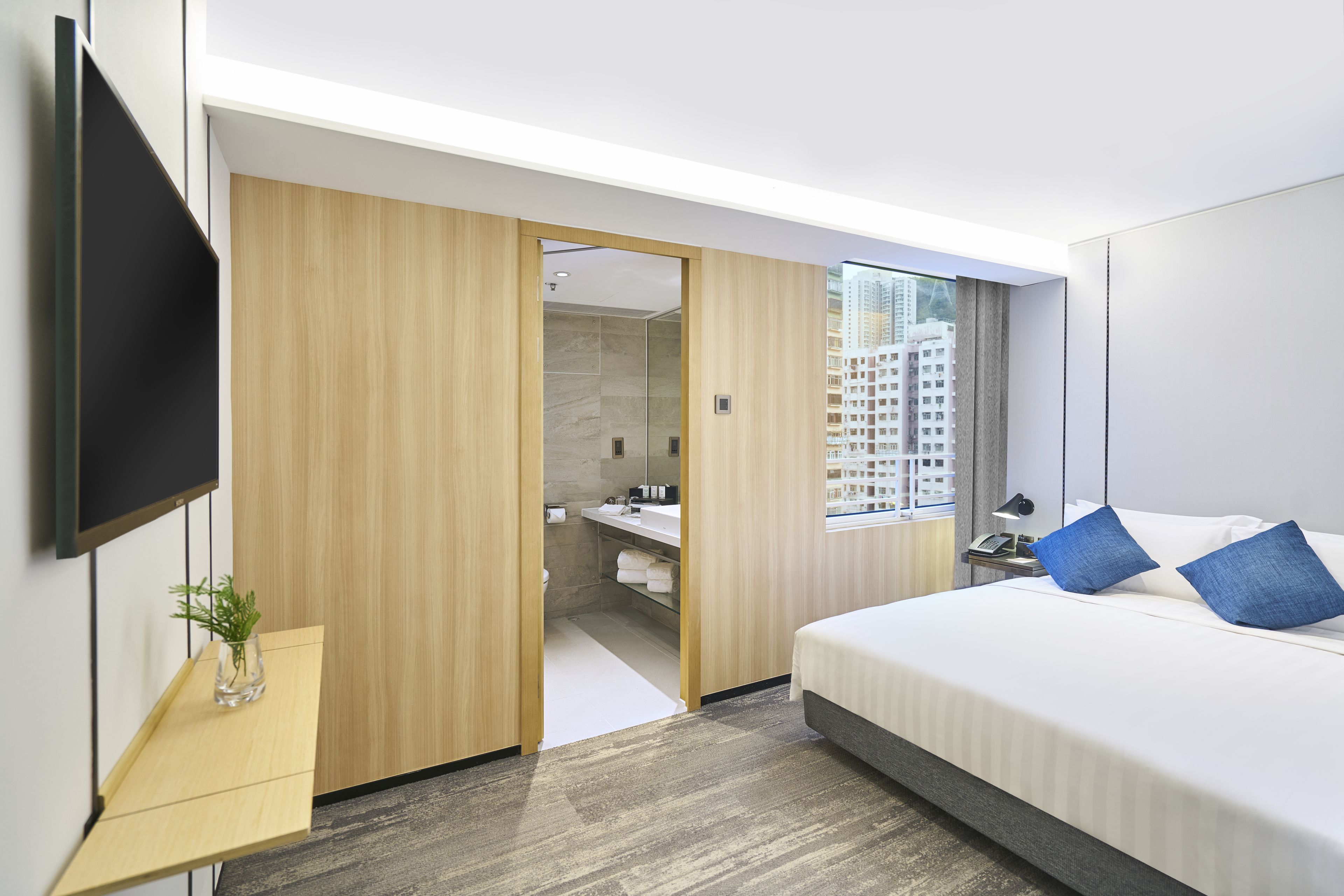 superior double room, 1 double bed, non smoking | minibar, in-room safe, desk, blackout curtains