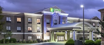 Holiday Inn Express - Village West