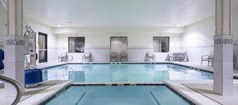Holiday Inn Express - Village West
