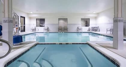 Holiday Inn Express - Village West