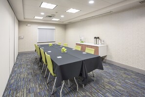 Meeting facility - Holiday Inn Express - Village West (Kansas City)