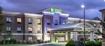 Holiday Inn Express - Village West