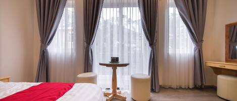 Suite | Minibar, desk, free WiFi