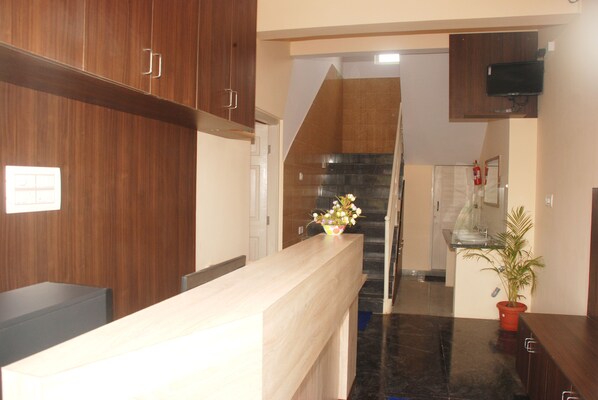 Lobby - Kings Inn (Bengaluru)