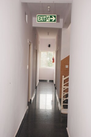 Interior - Kings Inn (Bengaluru)