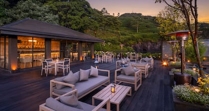 The Golden Ridge Hotel