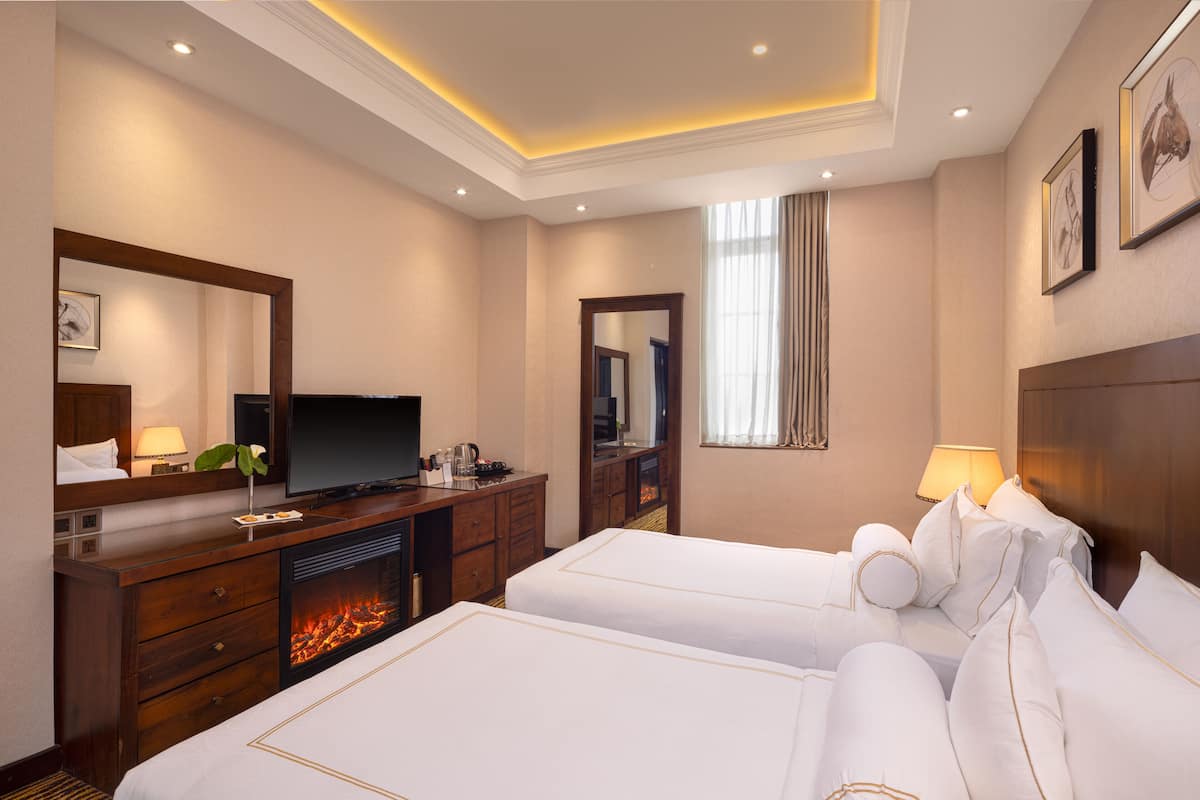 Family Room, 2 Bedrooms | Egyptian cotton sheets, premium bedding, minibar, desk