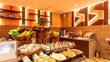 Tägliches kontinentales Frühstück (300 INR pro Person)