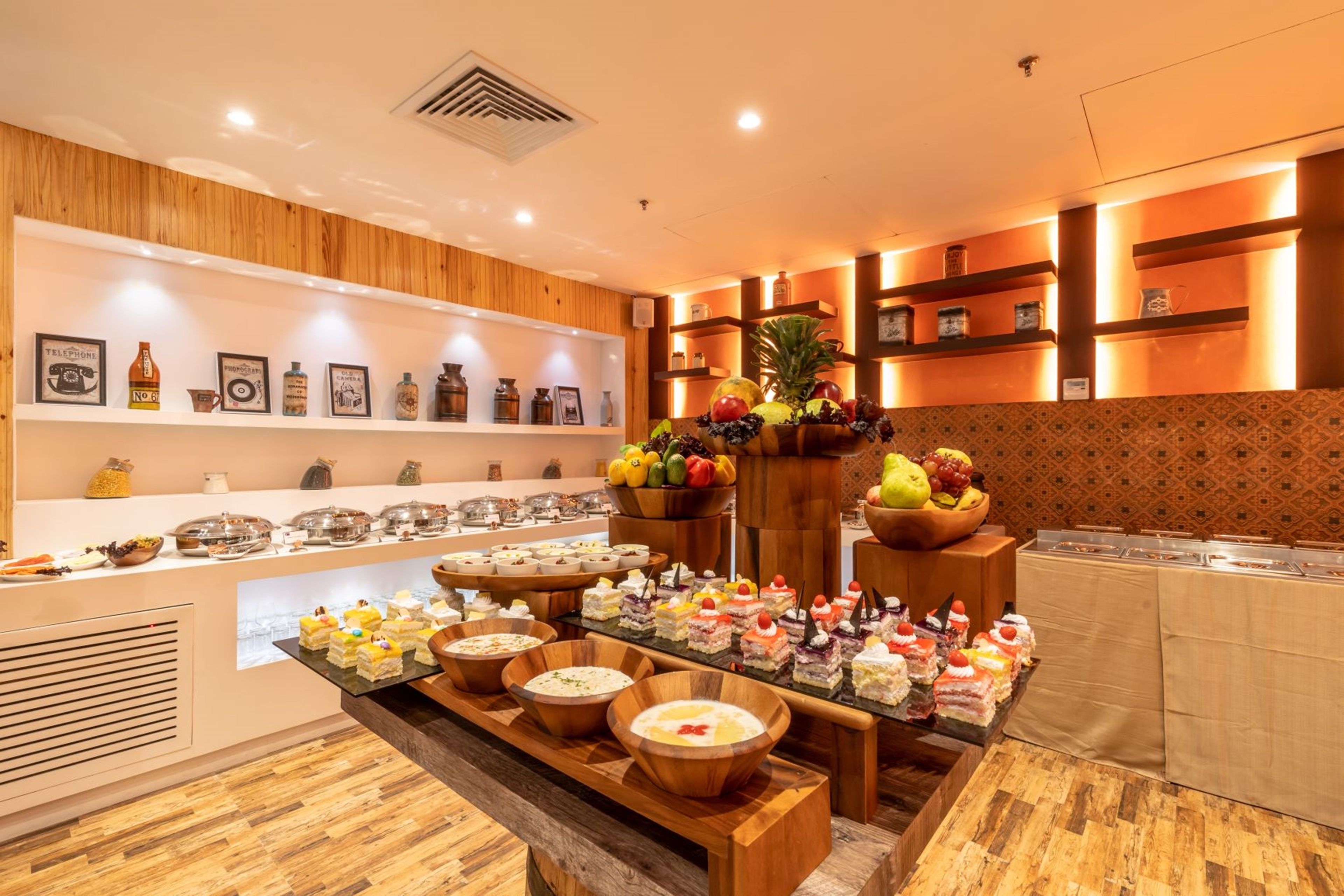 Desayuno continental (INR 300 por persona) 