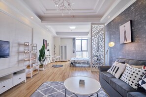 Comfort Double Room | Desk, blackout drapes, rollaway beds, free WiFi