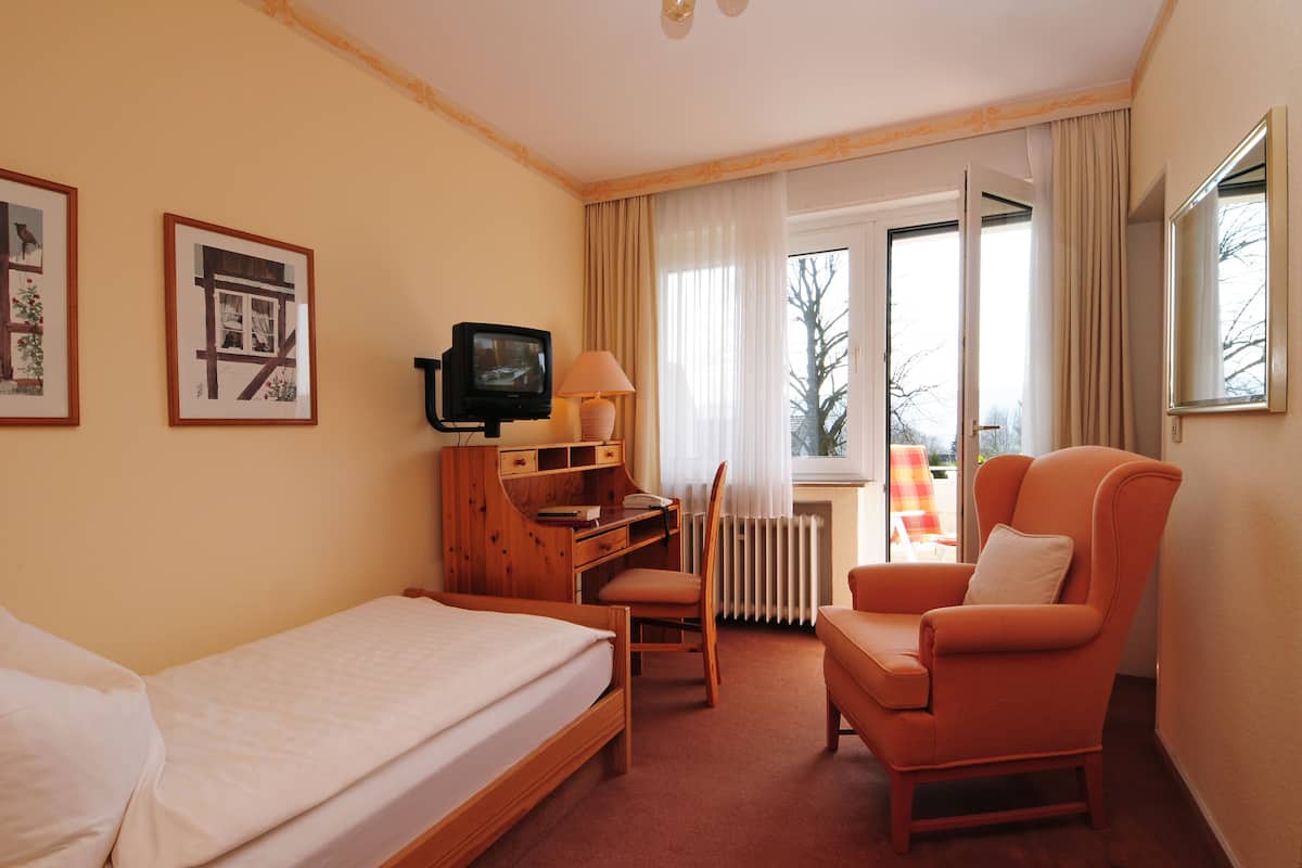 Single Room | In-room safe, blackout curtains, free cots/infant beds, free WiFi