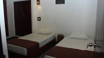 Deluxe Double Room, 1 Queen Bed, Non Smoking | Free WiFi
