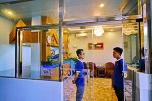 Property entrance - Hotel Aurora (Mandalay)