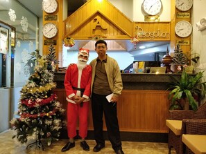 Reception - Hotel Aurora (Mandalay)