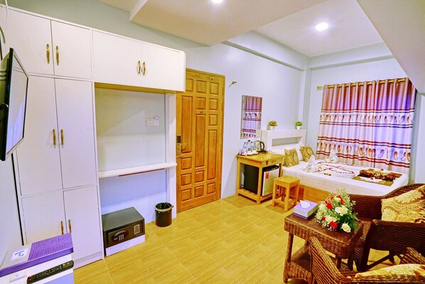 Deluxe Room - Hotel Aurora (Mandalay)