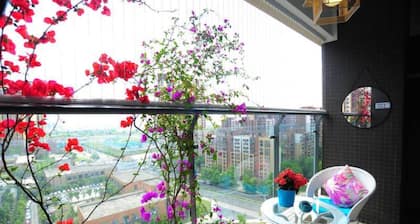 Chengdu Charm City Hotel