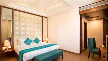 Emerald Room | In-room safe, soundproofing, iron/ironing board, rollaway beds