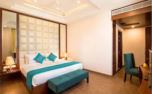 Emerald Room | In-room safe, soundproofing, iron/ironing board, rollaway beds - Hotel The Livin (Jaipur)