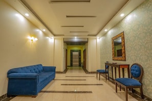 Lobby - Hotel The Livin (Jaipur)