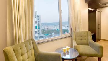 Quarto luxo, para não fumantes | Frigobar, cofres nos quartos, quartos à prova de som