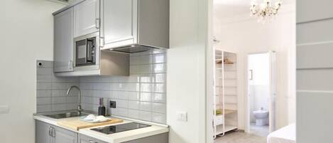 Estudio superior | Cocina privada | Cafetera y tetera y tetera eléctrica