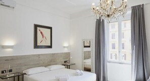 Minibar, wifi gratis y ropa de cama 