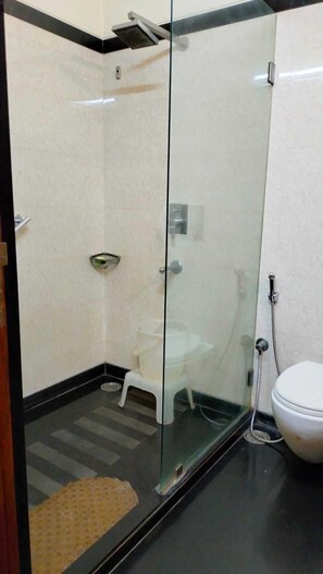 Deluxe Room, 1 Double Bed, Non Smoking | Bathroom | Shower, towels - Nangi's Pride (Jaipur)