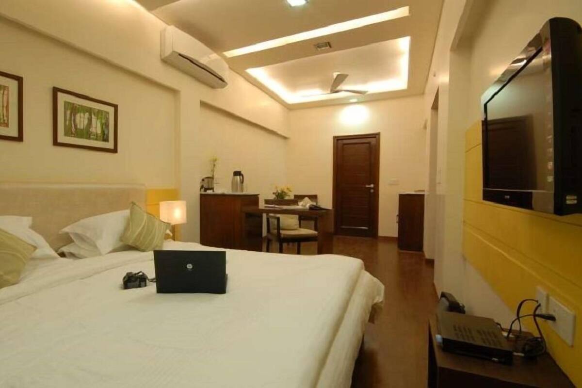 Club Room, 1 Katil Kelamin (Double), Smoking | Kalis bunyi, seterika/papan seterika, Wi-fi percuma, cadar katil 