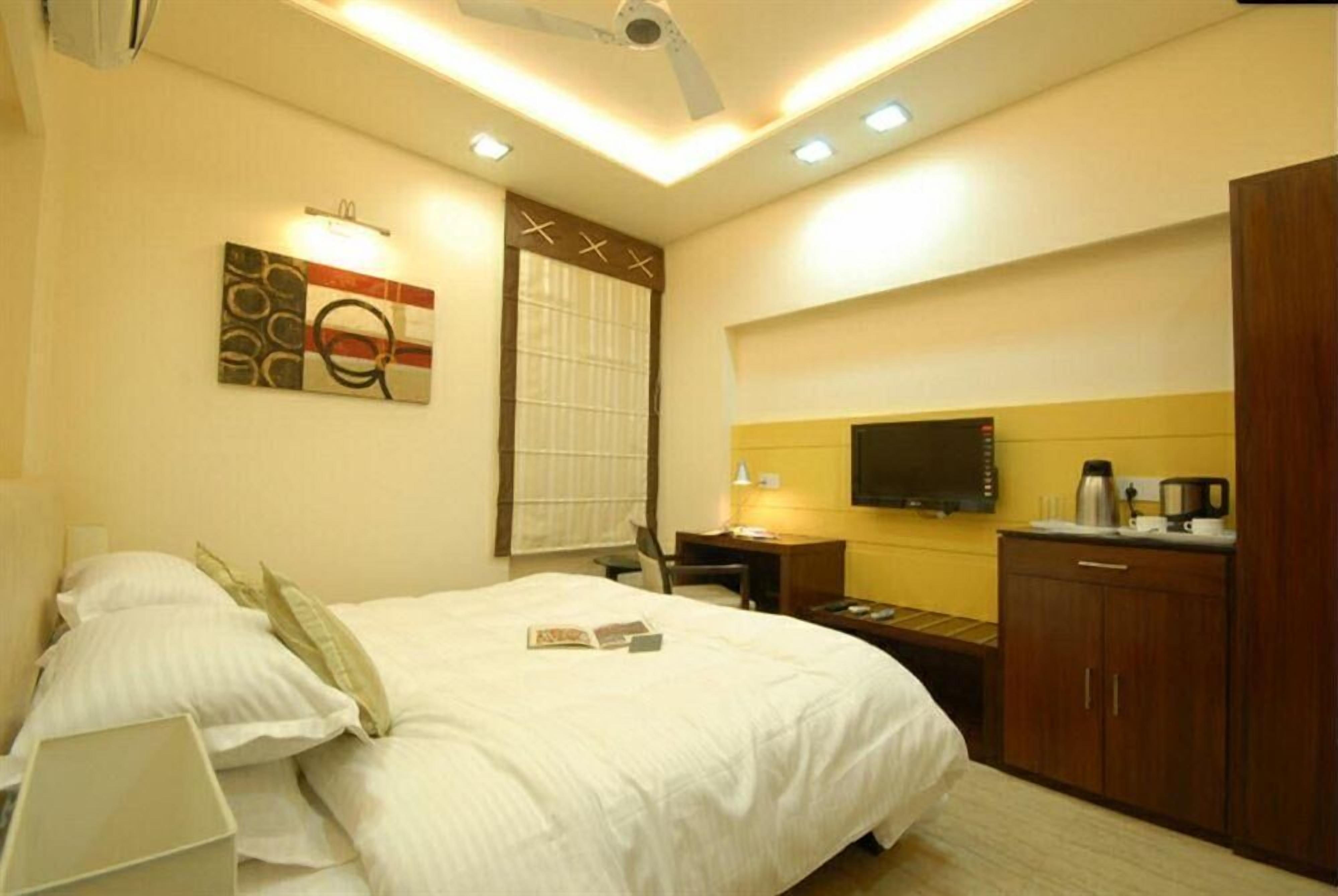 soundproofing, iron/ironing board, free wifi, bed sheets