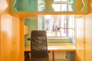 Apartment, 2 Bedrooms | Room amenity