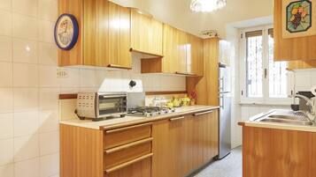 Apartment, 2 Bedrooms | Private kitchen