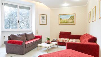 Apartment, 2 Bedrooms | Living room