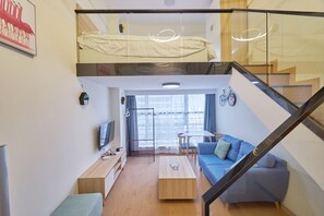 Deluxe-Zweibettzimmer | Schreibtisch, Verdunkelungsvorhänge, kostenloses WLAN