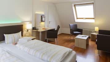 Habitación doble superior | Caja de seguridad en la habitación, escritorio y insonorización