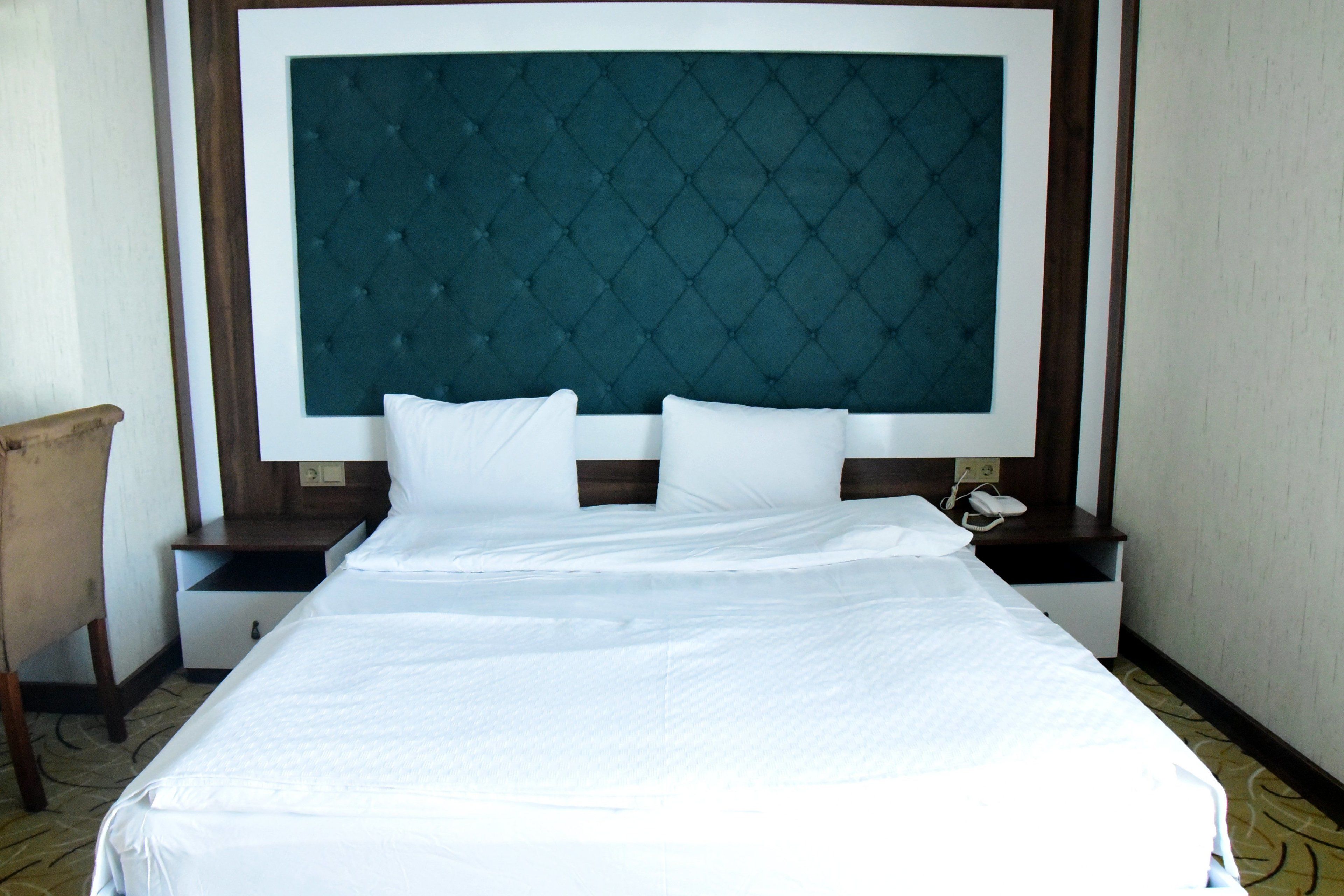 desk, soundproofing, free wifi