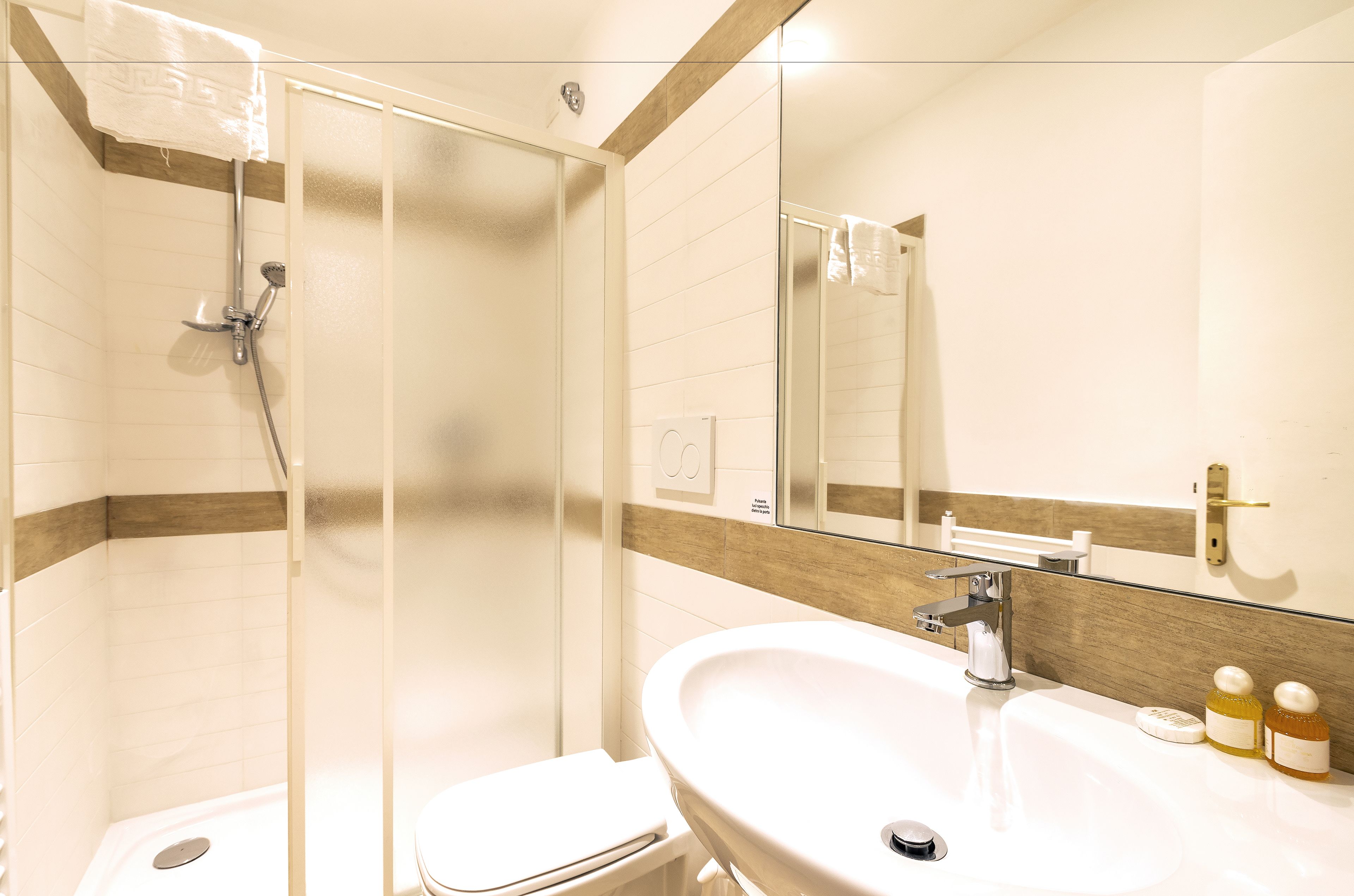 Apartemen, 2 kamar tidur | Kamar mandi | Shower, pancuran hujan, pengering rambut, dan kloset