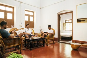 Villa tradicional | Zona de estar | Libros