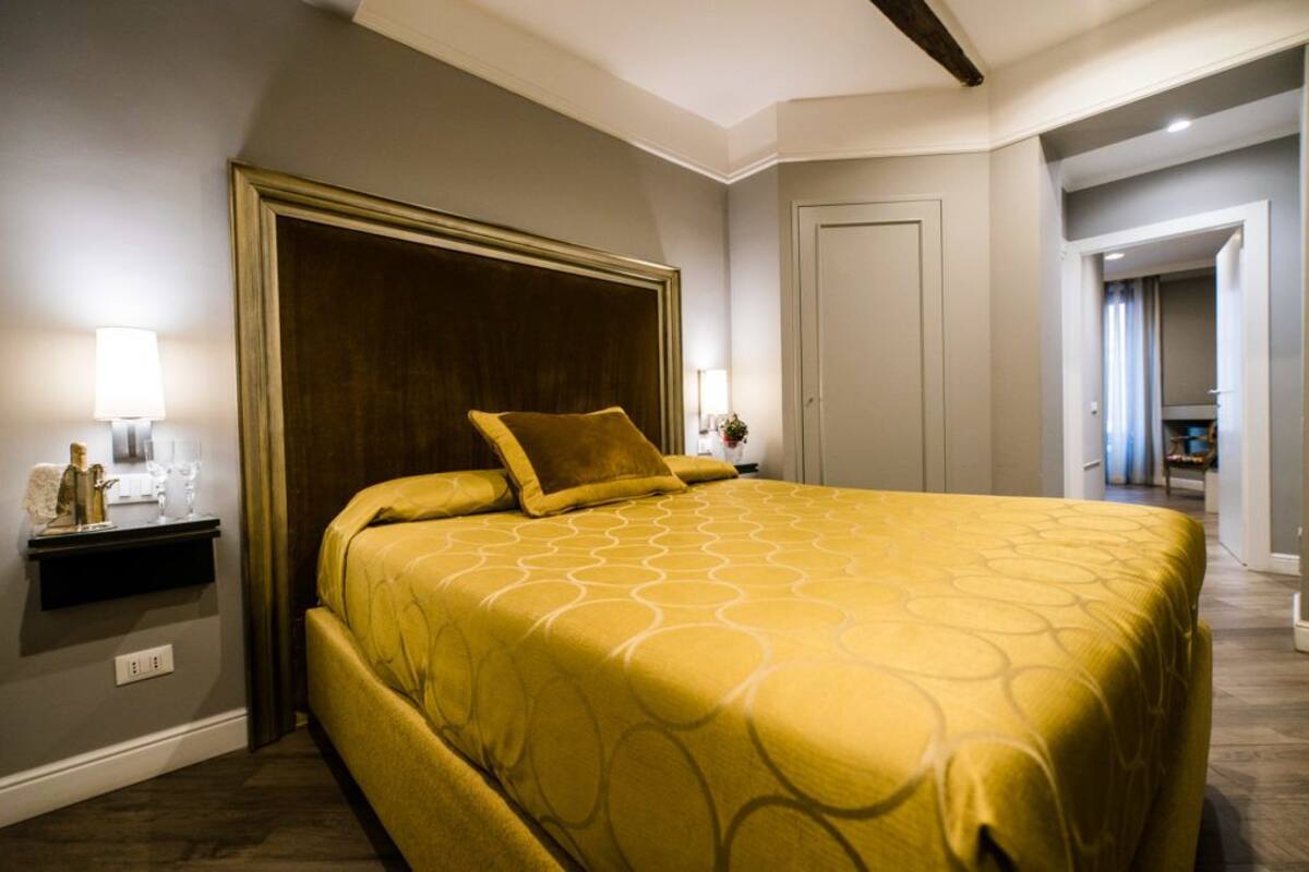 Family Triple Room | Minibar, desk, soundproofing, WiFi (free)