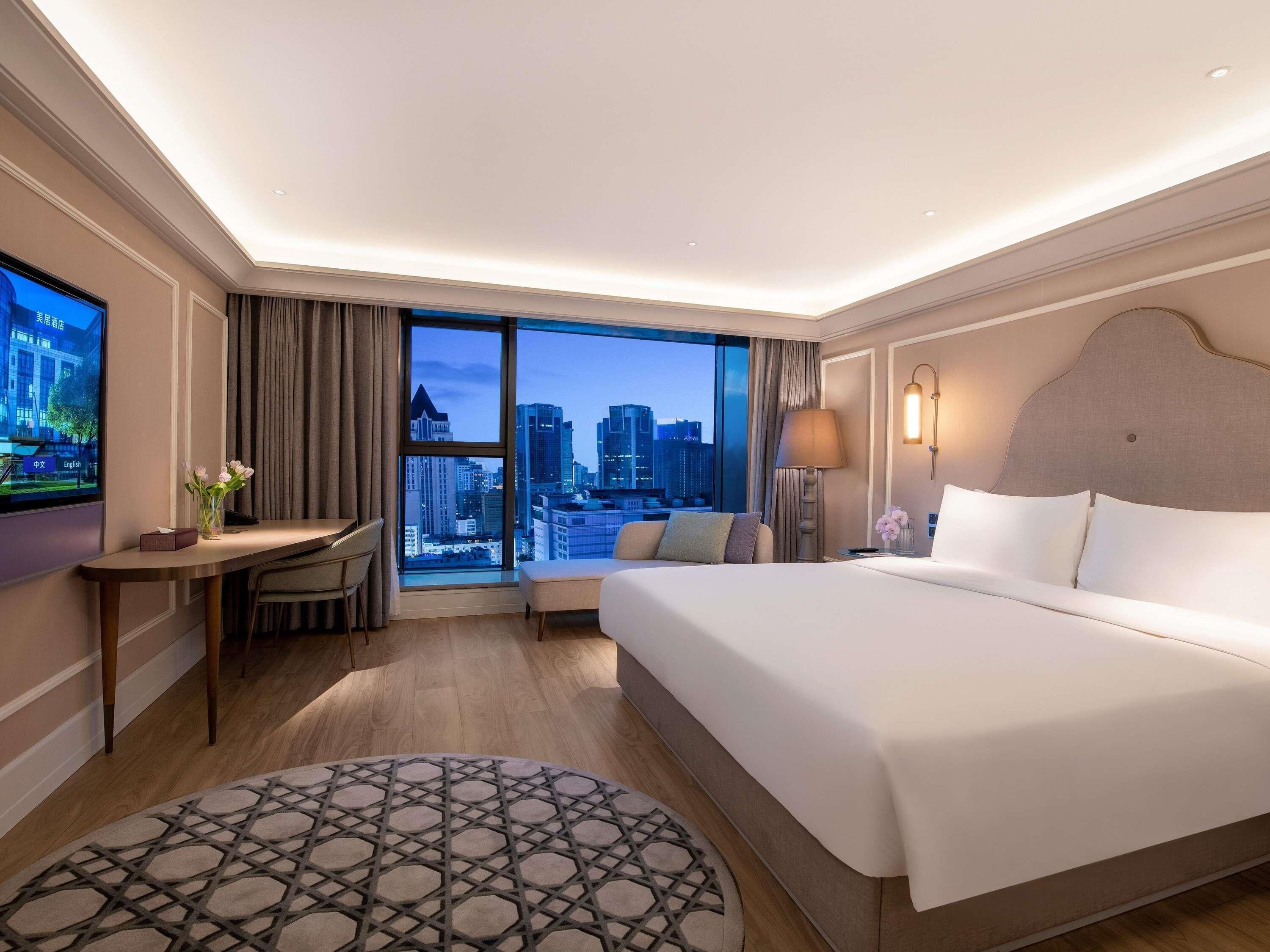Privilege, Chambre, 1 très grand lit | Couette en duvet, minibar, coffre-fort, bureau