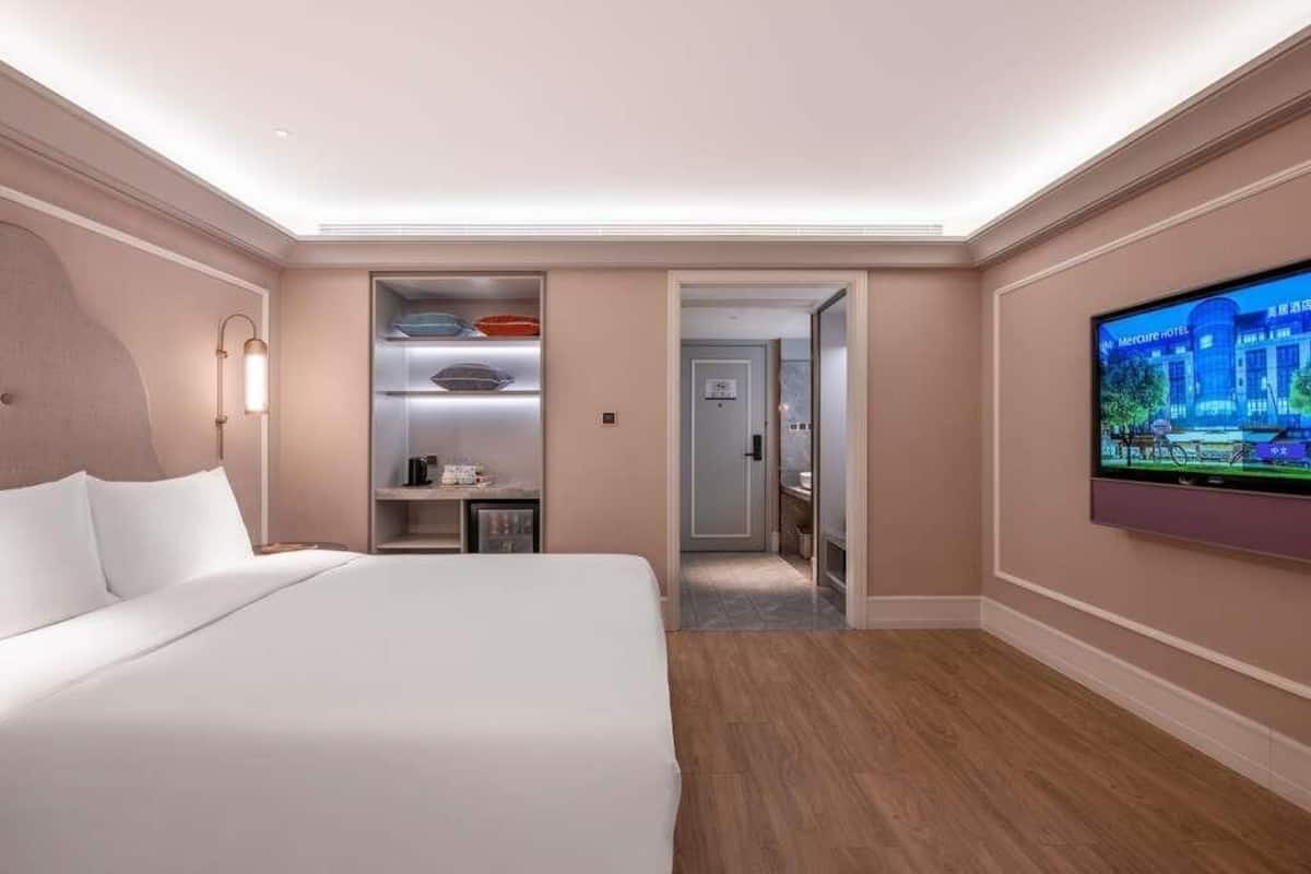 Chambre supérieure, 1 trÚs grand lit | Couette en duvet, minibar, coffre-fort, bureau