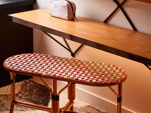 Premium bedding, pillowtop beds, in-room safe, desk - Mama Shelter Toulouse (Toulouse)