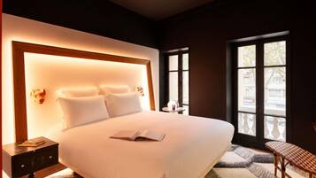 Premium bedding, pillowtop beds, in-room safe, desk