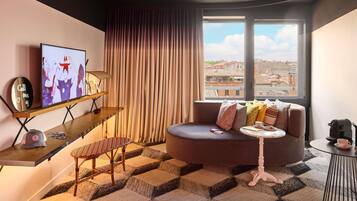 Premium bedding, pillowtop beds, in-room safe, desk